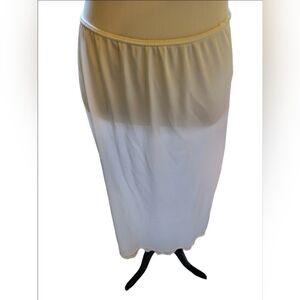 Warner's White A-line Half Slip Size Medium